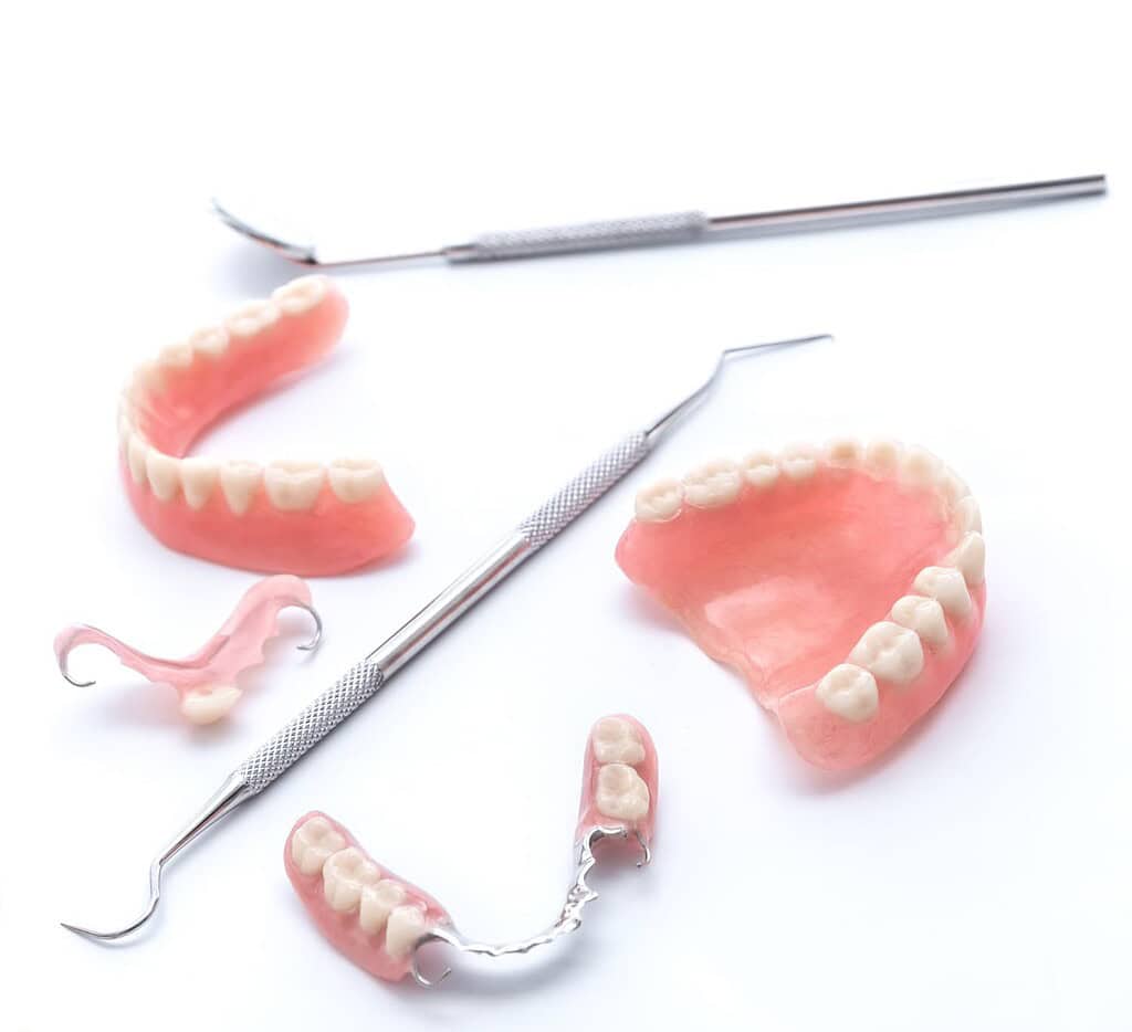 What are the different types of dentures?